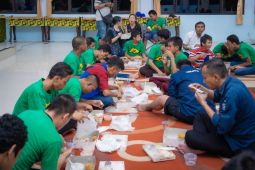 Meratus gelar buka bersama dengan ABK di UPTD Kampung Anak Negeri