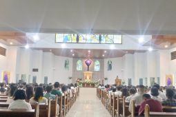 Ratusan umat Katolik ikuti Misa Kamis Putih di Gereja Regina Pacis Tanjung Pandan