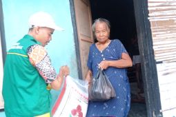 Baznas Lebak bantu warga yang kesulitan pangan