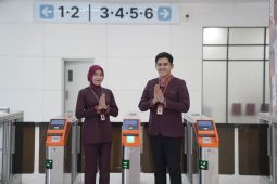 KCIC lakukan pemeriksaan tiket penumpang secara acak tingkatkan keamanan