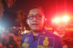 Pemprov DKI turunkan robot untuk padamkan api di Gudang Munisi Daerah