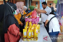 Masyarakat Purwakarta buru beras dan bahan pokok di gerakan pangan murah