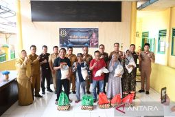 Kejari Padangsidimpuan gelar baksos kepada masyarakat tidak mampu