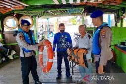 Satpolairud Polresta Banjarmasin larang kapal overload saat arus mudik Lebaran