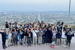 IDN Boarding School berangkatkan siswa keliling negara Arab