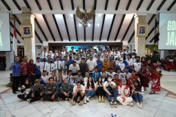 Perusahaan pengembang gim donasi untuk 420 pelajar