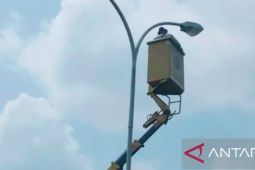 Pemkab Karawang lakukan perbaikan jalan dan lampu PJU di sepanjang jalur mudik