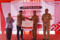 Bank Jatim bantu pembangunan mushalla di GOR Merdeka Kraksaan