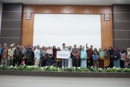 PLN IP UBP Jambi salurkan dana zakat kepada 126 yatim dan dhuafa
