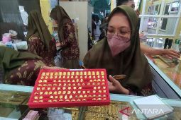 Harga emas Antam naik lagi jadi Rp1,350 juta per gram