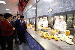 Prabowo pelajari pemberian makan siang gratis di sekolah Beijing China