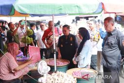 Polresta-Pemkot Banjarmasin pantau ketersediaan bahan pokok