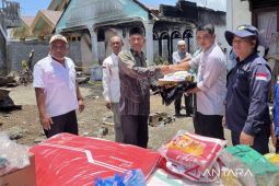 Pemkab Aceh Barat salurkan bantuan masa panik untuk korban kebakaran
