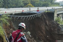 Peneliti BRIN duga drainase tak efektif picu longsor di Tol Bocimi