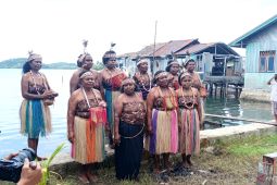 Praktik sasi oleh perempuan di Raja Ampat yang lebih dari sekedar menjaga laut