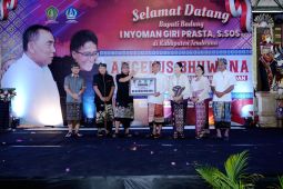 Pemkab Badung serahkan Rp100 miliar untuk Kabupaten Jembrana