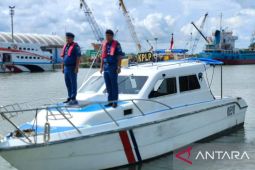 Arus Mudik - KSOP Tanjung Pandan siagakan kapal patroli dukung mudik Lebaran 2024