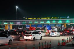 Petugas mulai terapkan one way dari Cikampek hingga Kalikangkung