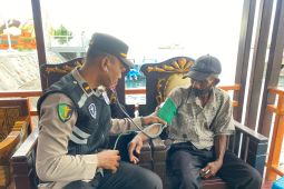 Biddokkes Polda Malut gelar pemeriksaan kesehatan pemudik