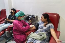PMI Bali layani donor darah keliling antisipasi libur Lebaran 2024