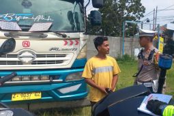 Polres Garut tertibkan truk besar yang beroperasi di jalan raya