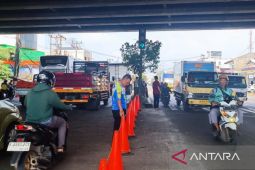 Polres Bekasi tutup putaran balik sepanjang Jalur Pantura