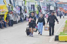 Kemenhub catat penumpang angkutan umum H-5 Lebaran capai 1.009.031 orang