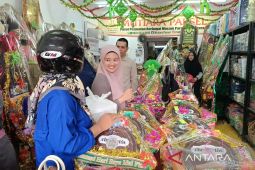 Merawat peluang usaha dari tradisi  berbagi bingkisan jelang Lebaran