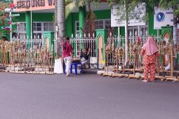 Omzet pedagang obor ela-ela di Ternate meningkat