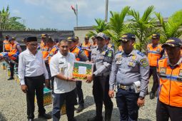 Sebanyak 38 personel Dishub dapat paket lebaran