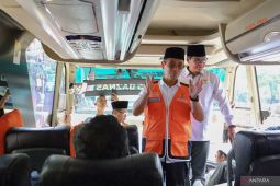 Baznas berangkatanmarbot dan guru ngaji mudik gratis