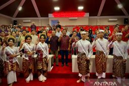 Bupati Bangli sebut perkembangan teknologi membuat Duta Genre berpikir maju
