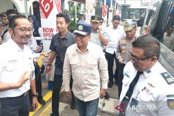 "Contraflow" dibutuhkan demi kelancaran arus mudik dan balik, sebut Menhub