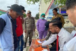 Polres Humbahas tes urine supir angkutan