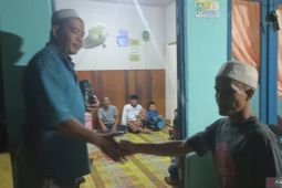 Muslimin Teluk Barak Kalbar gelar takbir keliling dari rumah-rumah