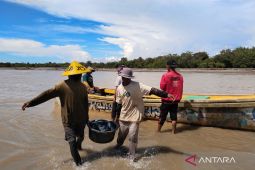 Semua nelayan Mukomuko libur melaut selama lebaran