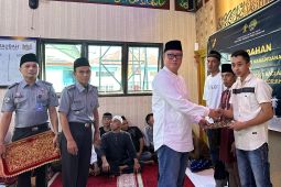 Dua napi Lapas Curup Bengkulu terima remisi bebas