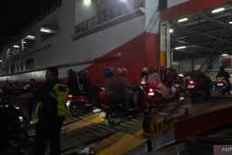 Arus balik, Polda Banten kawal pemudik sepeda motor dari pelabuhan