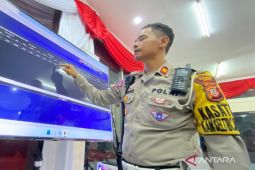 Kepadatan arus kendaraan terjadi di dua arah di jalan raya Bandung - Tasikmalaya