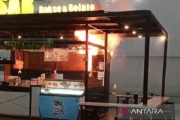 Avsec Bandara SAMS Sepinggan Balikpapan cegah kebakaran kios meluas