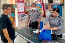 Petugas penjara di Bali perketat cek barang kunjungan libur Lebaran