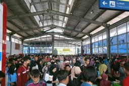 Pemilir kereta di Lebak diimbau tak bawa barang berlebihan