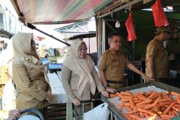 Penjabat Bupati Tabalong pantau harga kebutuhan pokok