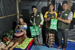 Gempa susulan, seorang warga Bawean jalani persalinan di Huntara