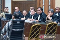 SYL emosional mendengar kesaksian mantan ajudan