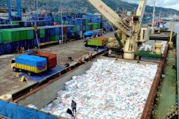 Bulog Maluku datangkan 4.750 ton beras asal Vietnam