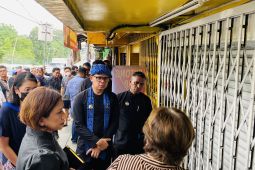 Penataan pertokoan kawasan Jembatan Otista Kota Bogor hampir rampung