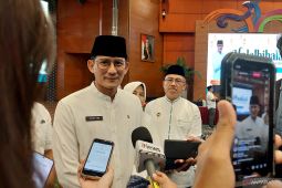 Menparekraf sebut wisatawan waspadai eruspi Gunung Ruang