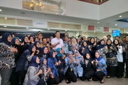 Menteri AHY ajak warga manfaatkan loket prioritas di BPN Surabaya 1