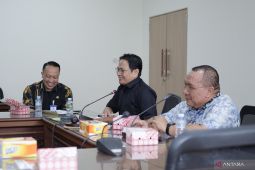 Firman Yusi nyatakan tindaklanjuti aspirasi Lurah dan Kades sekecamatan Kelua Kalsel
